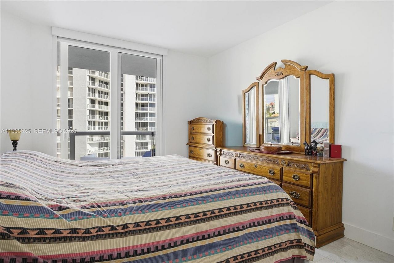 16425 Collins Ave, Unit 714, Sunny Isles Beach, FL 33160 Photo