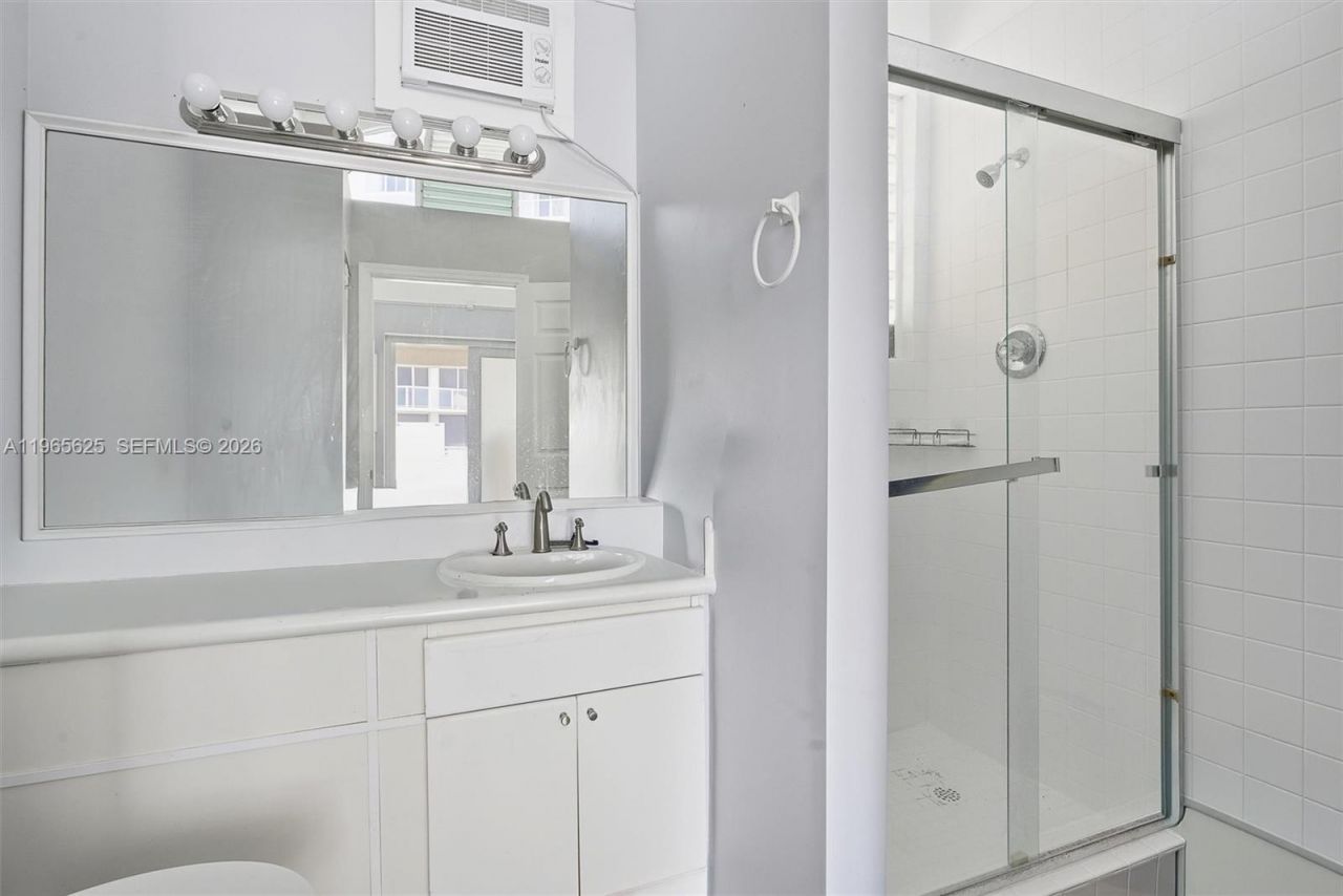 16425 Collins Ave, Unit 714, Sunny Isles Beach, FL 33160 Photo