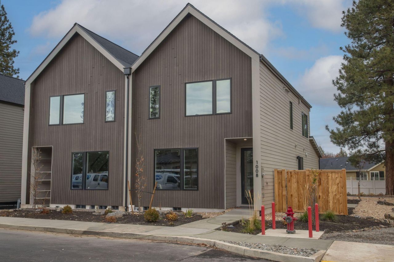 1092 W Linda, Unit Lot 1, Sisters, OR 97759 Main Photo