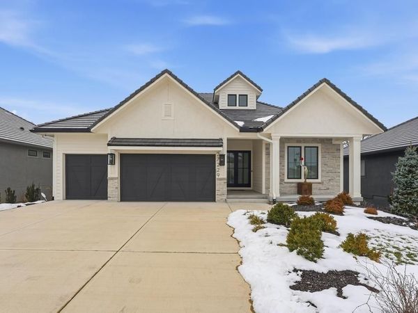 27229 W 100th Terrace, Olathe, KS 66061