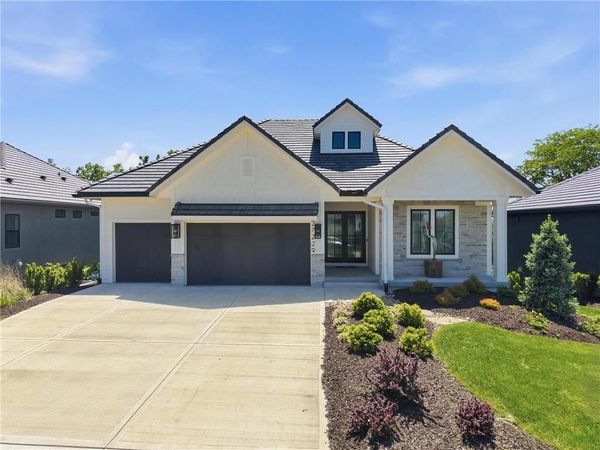 27229 W 100th Terrace, Olathe, KS 66061