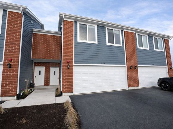 1128 Gillespie Lane, Unit 1128, Yorkville, IL 60560