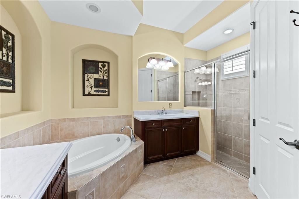 7875 Valencia Ct, Naples, FL 34113 Photo