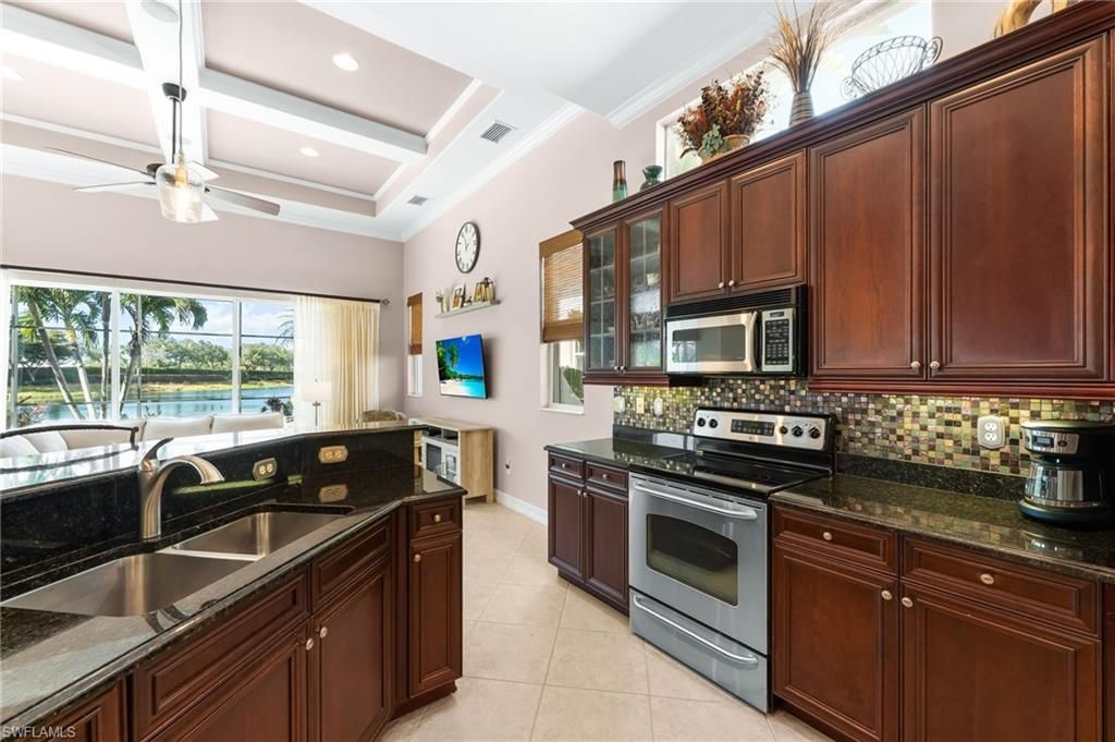 7875 Valencia Ct, Naples, FL 34113 Photo