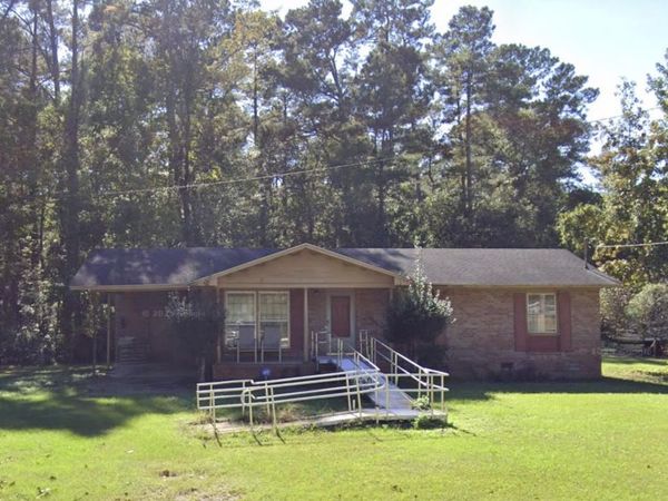 7077 Pleasant Hill Dr., Hemingway, SC 29554