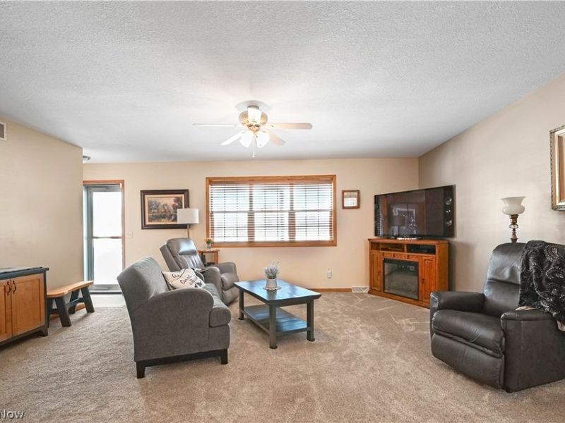 2370 Davis Peck Road, Cortland, OH 44410 Photo 13