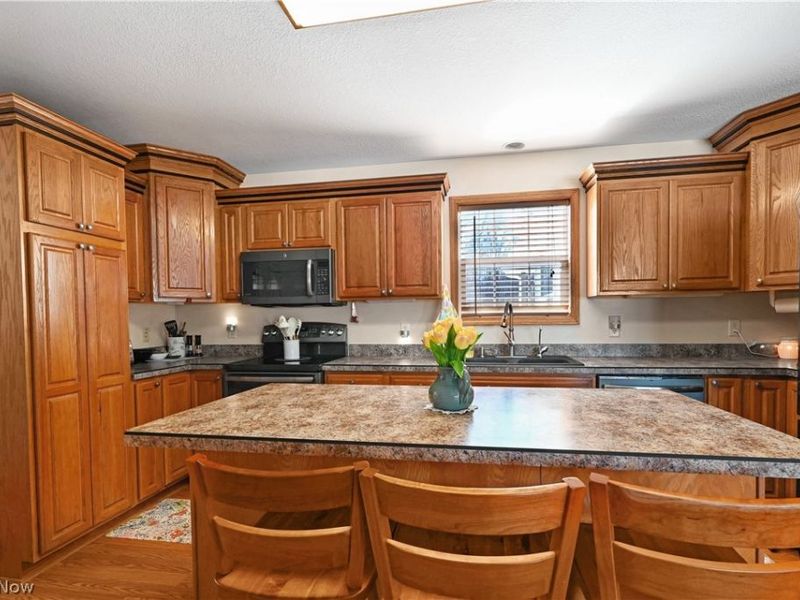 2370 Davis Peck Road, Cortland, OH 44410 Photo 4