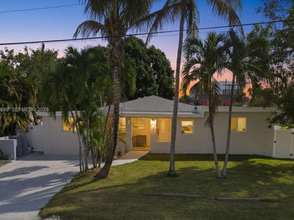 2001 N 22nd Ave , Hollywood, FL 33020