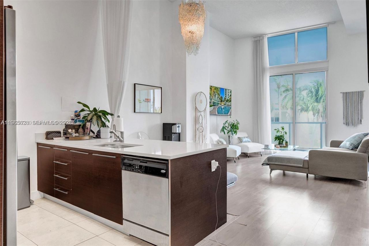 1900 N Bayshore Dr , Unit 508, Miami, FL 33132 Photo