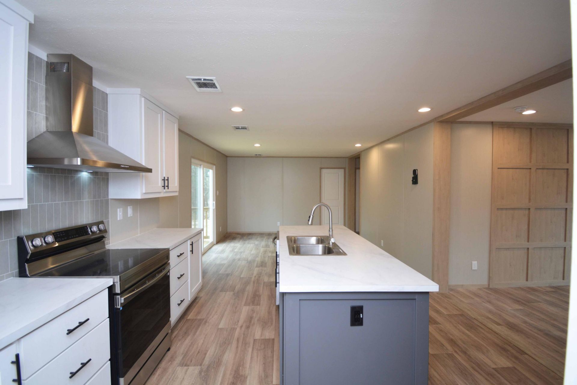 1069 Wild Rose Court Photo 15