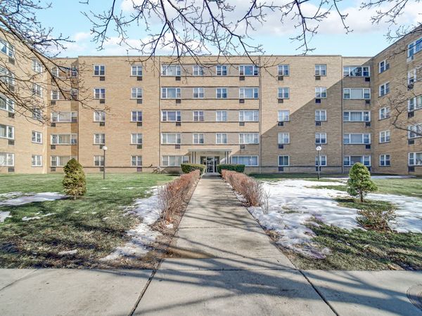 6161 N HOYNE Avenue, Unit 302, Chicago, IL 60659