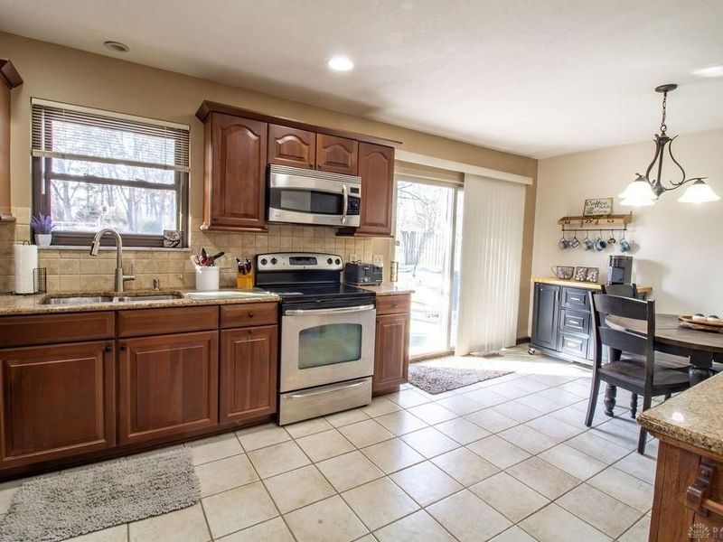 5943 Green Crest Drive, Fairfield Township, OH 45011 Photo 5