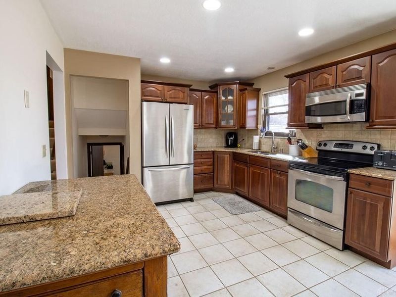 5943 Green Crest Drive, Fairfield Township, OH 45011 Photo 6