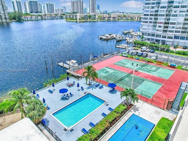 2780 NE 183rd St, Unit 810, Aventura, FL 33160