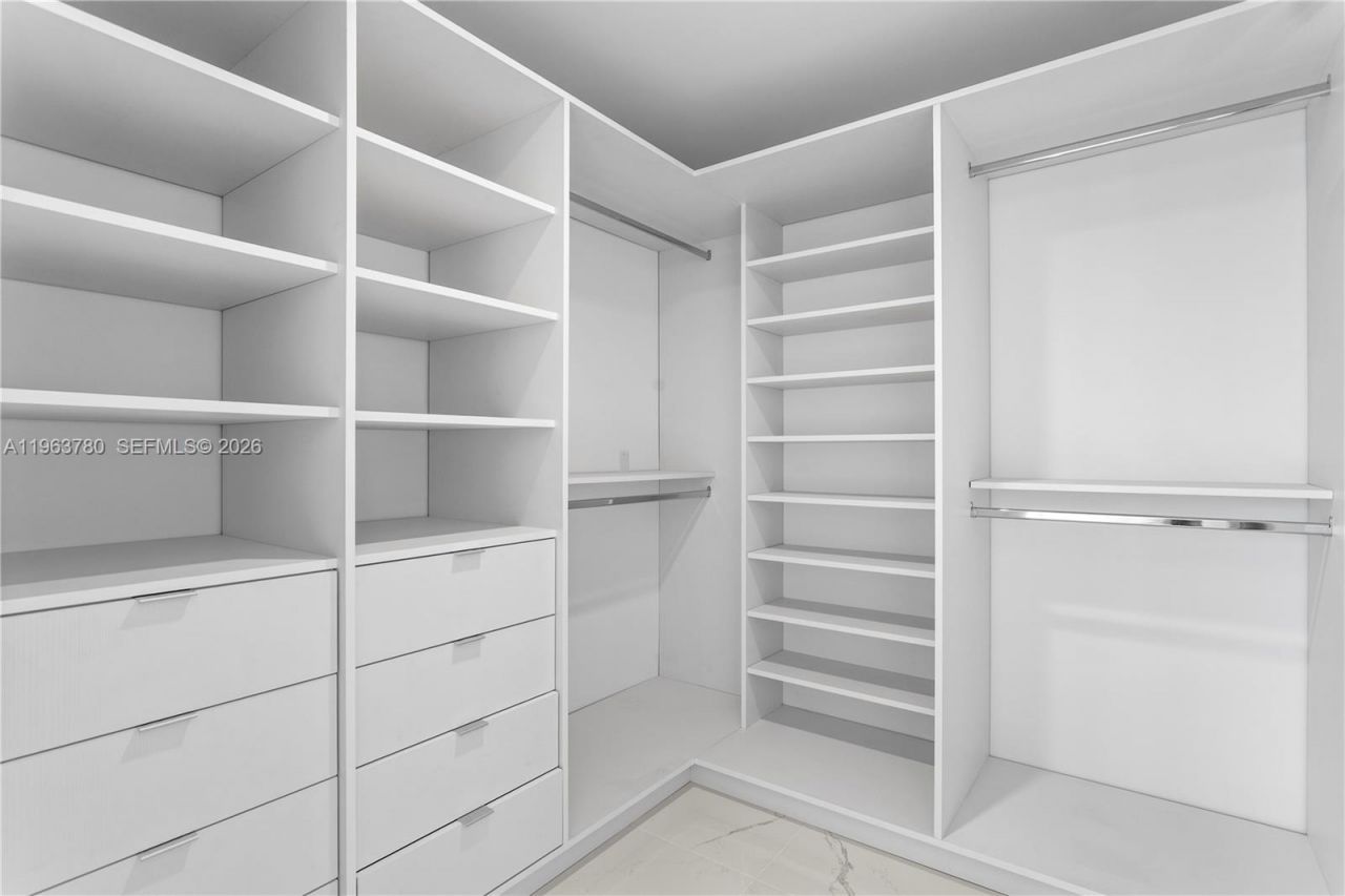 2950 NE 188th St , Unit 349, Aventura, FL 33180 Photo