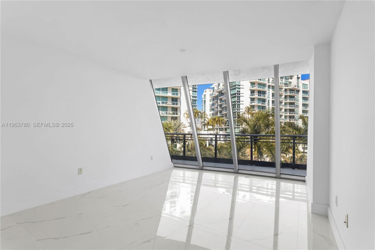 2950 NE 188th St , Unit 349, Aventura, FL 33180 Photo