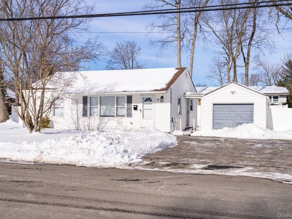 17 Armell Street, Huntington Station, NY 11746