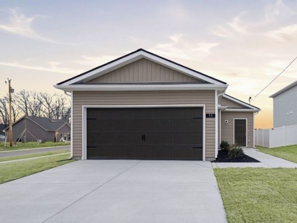 11 Stonehenge Lane E, Manchester, TN 37355