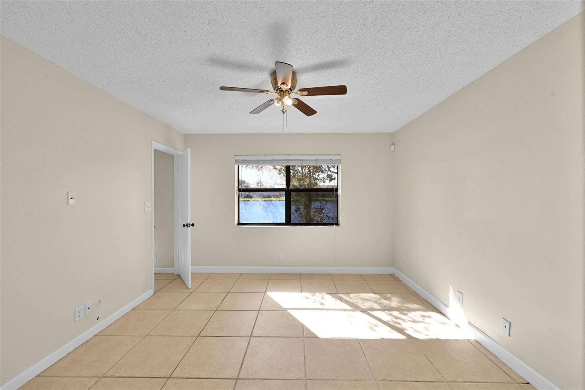 9866 Nob Hill Court, Unit 9866, Sunrise, FL 33351 Photo
