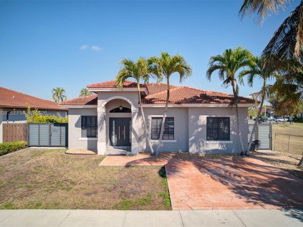 14833 SW 35th Ln, Miami, FL 33185