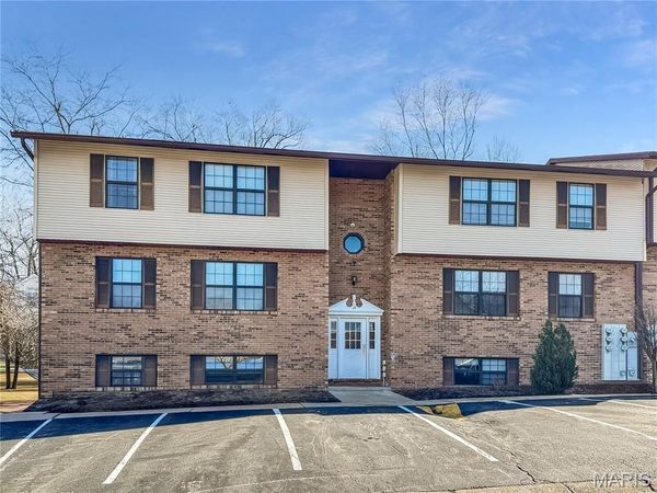 21 Village West Court , Unit 302, Washington, MO 63090