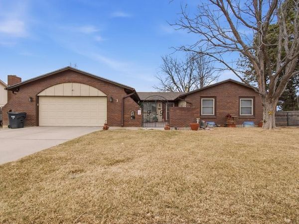 3 Queensbridge Dr, Pueblo, CO 81001