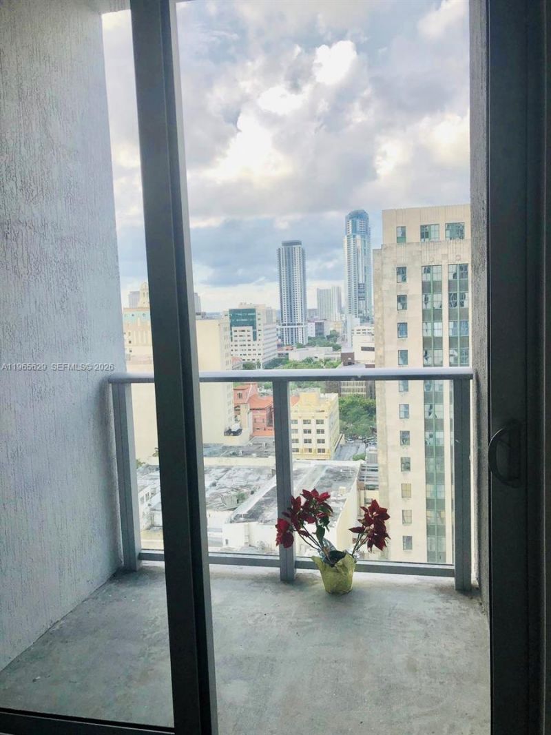 151 SE 1st St, Unit 1808, Miami, FL 33131 Photo