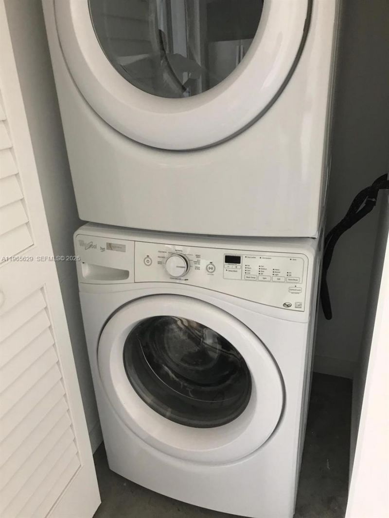 151 SE 1st St, Unit 1808, Miami, FL 33131 Photo