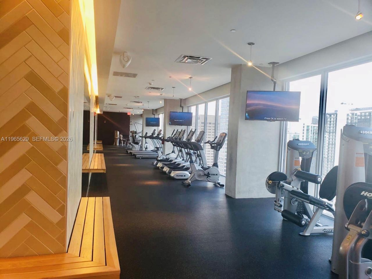 151 SE 1st St, Unit 1808, Miami, FL 33131 Photo