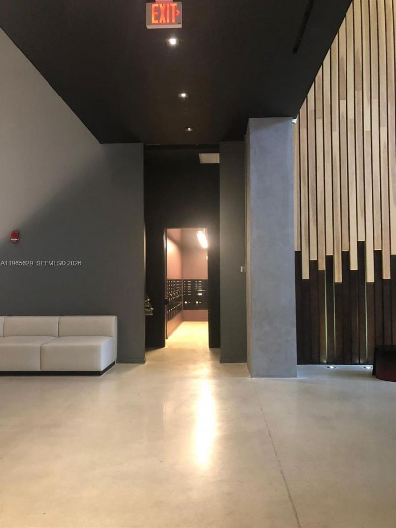 151 SE 1st St, Unit 1808, Miami, FL 33131 Photo