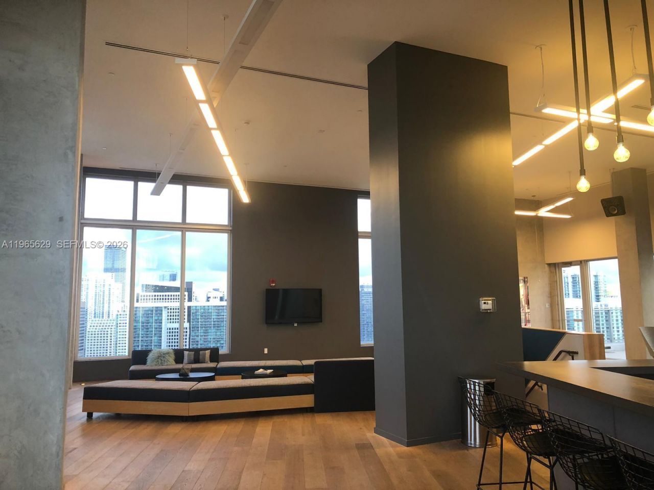 151 SE 1st St, Unit 1808, Miami, FL 33131 Photo