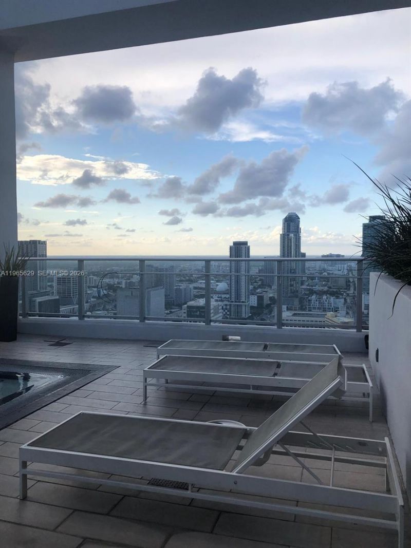 151 SE 1st St, Unit 1808, Miami, FL 33131 Photo