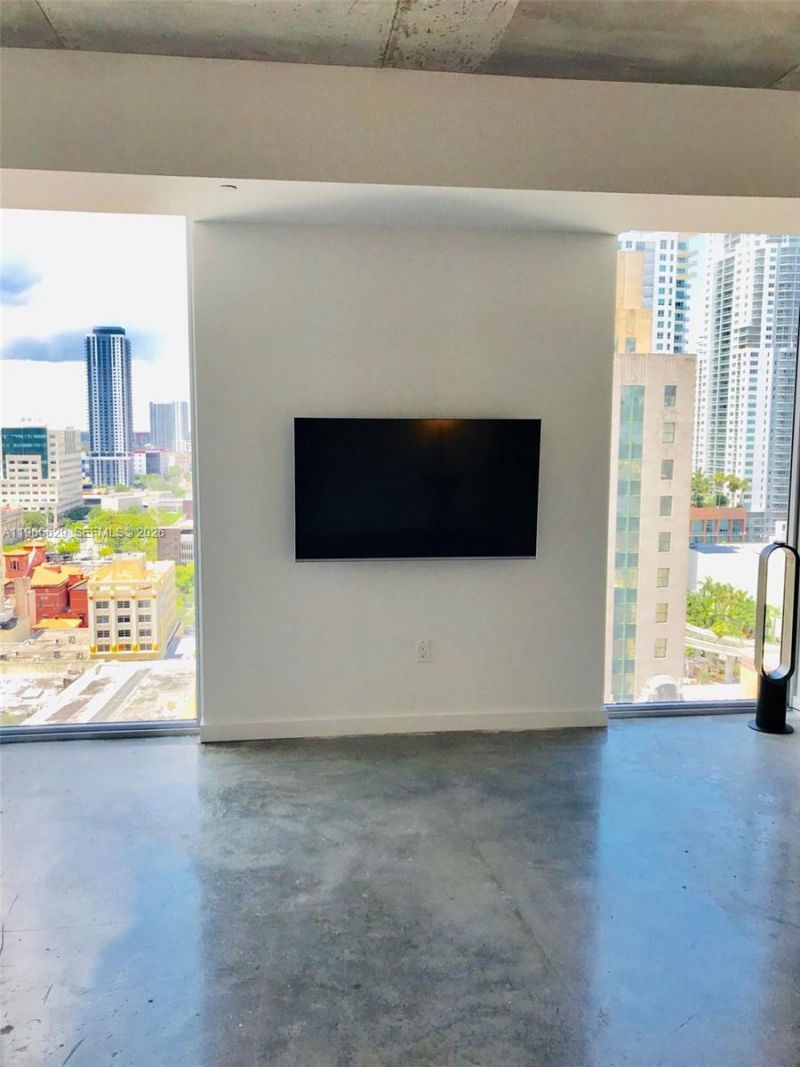 151 SE 1st St, Unit 1808, Miami, FL 33131 Photo