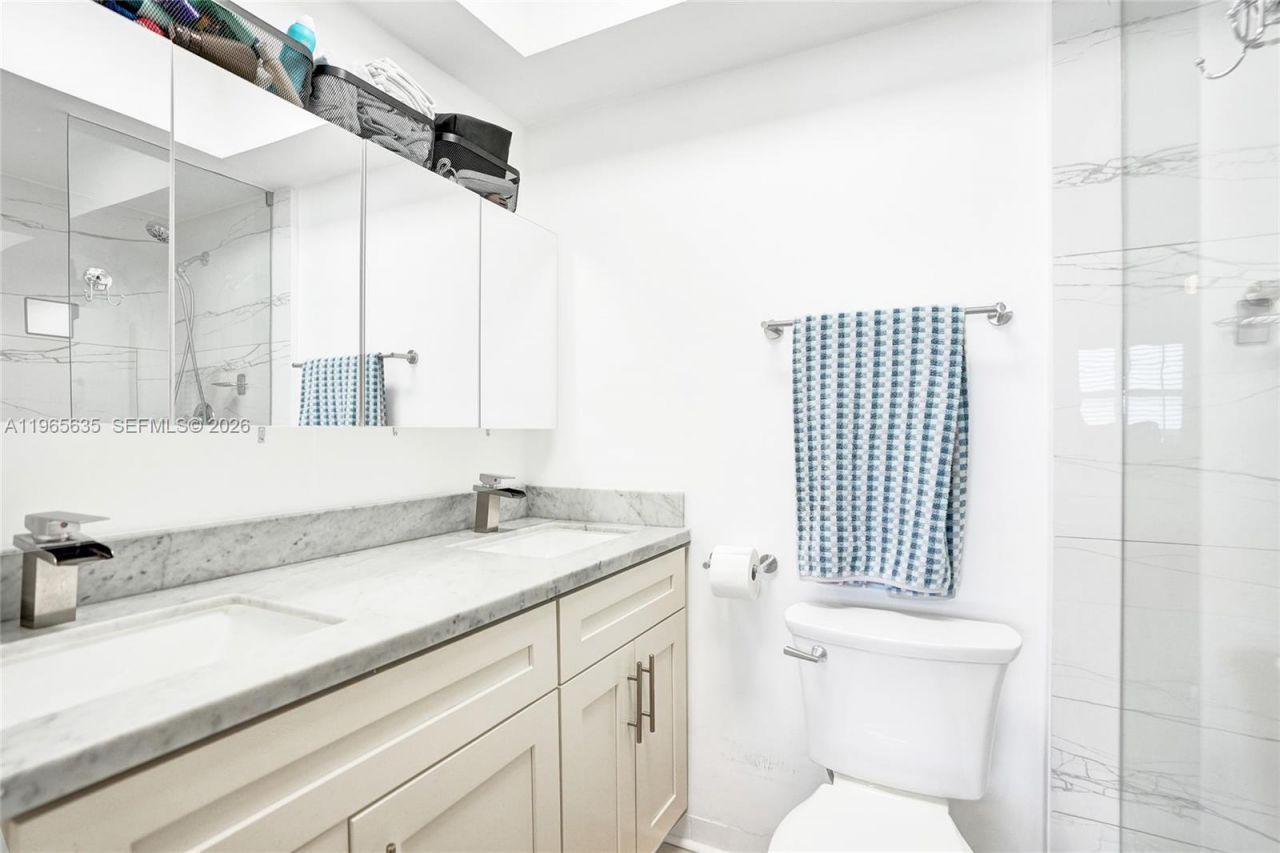 934 SE 9th Ave , Unit 17, Pompano Beach, FL 33060 Photo