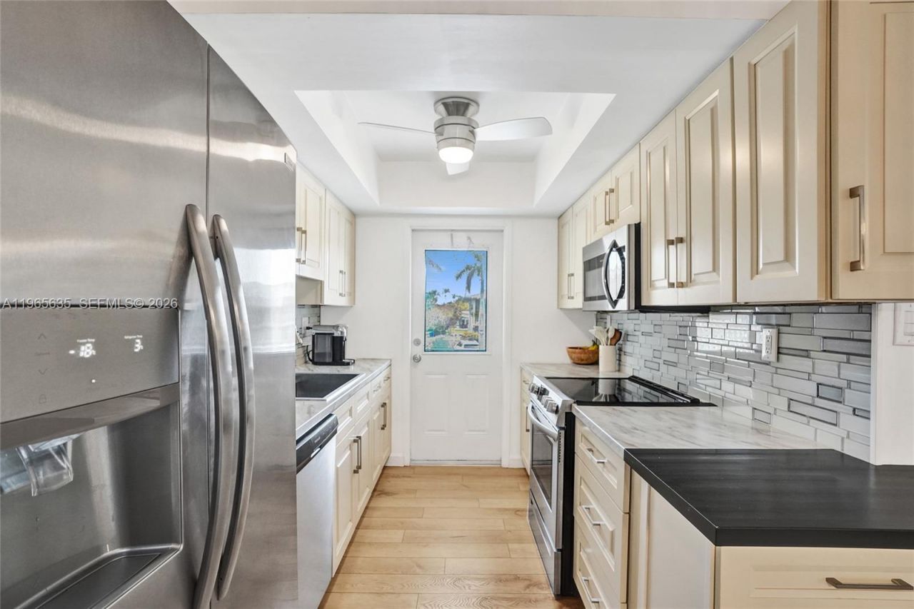 934 SE 9th Ave , Unit 17, Pompano Beach, FL 33060 Photo