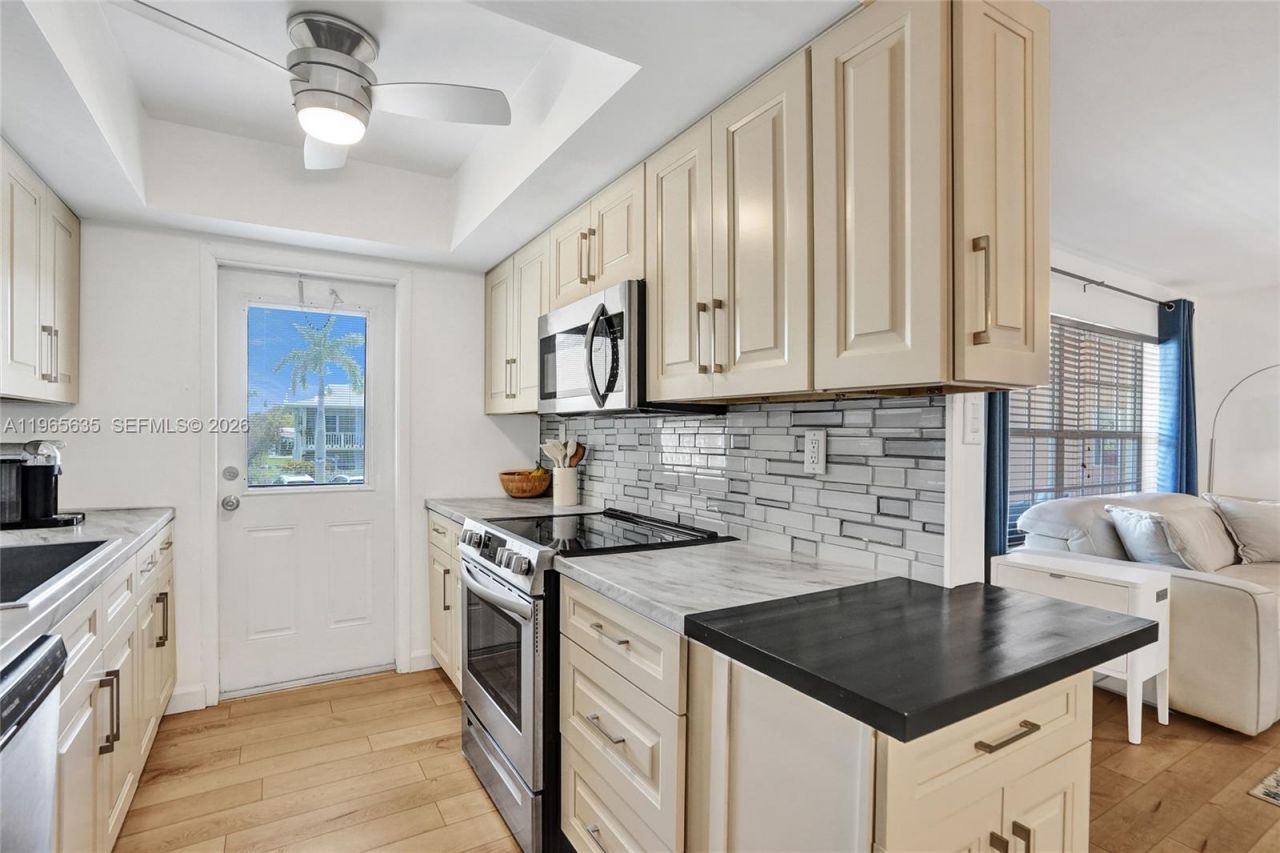 934 SE 9th Ave , Unit 17, Pompano Beach, FL 33060 Photo