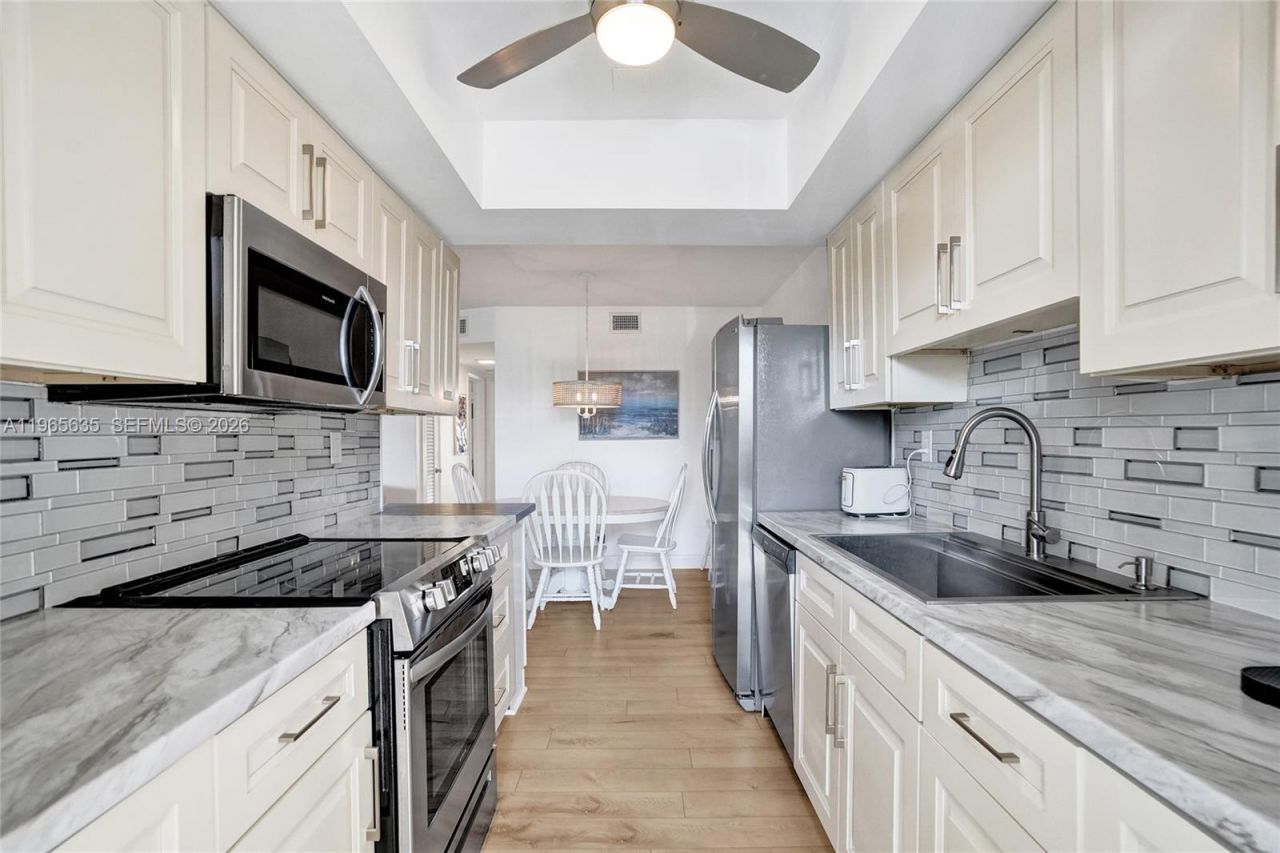 934 SE 9th Ave , Unit 17, Pompano Beach, FL 33060 Photo