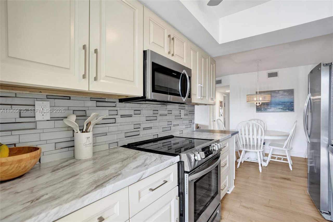 934 SE 9th Ave , Unit 17, Pompano Beach, FL 33060 Photo