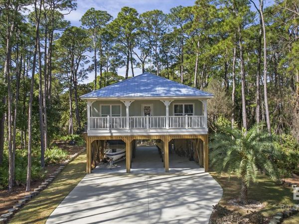 105 Annadale Street, Dauphin Island, AL 36528