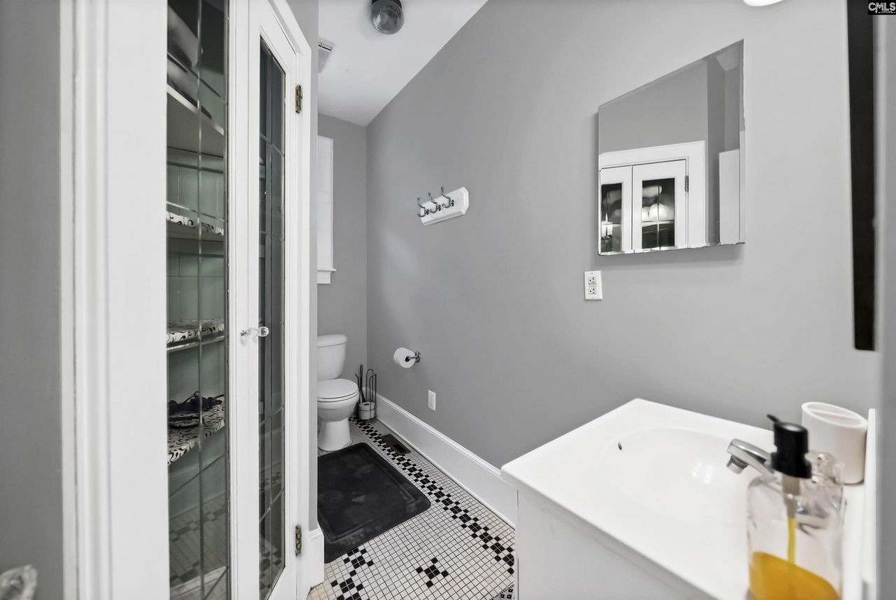 130 S Shandon  Photo 16