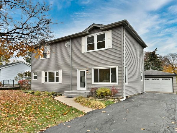 656 W Comstock Avenue, Elmhurst, IL 60126