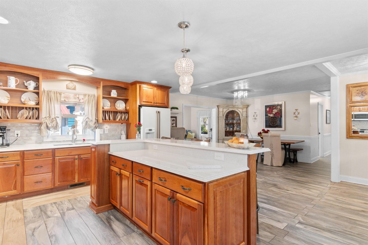 1010 Moss Dr. Photo 12