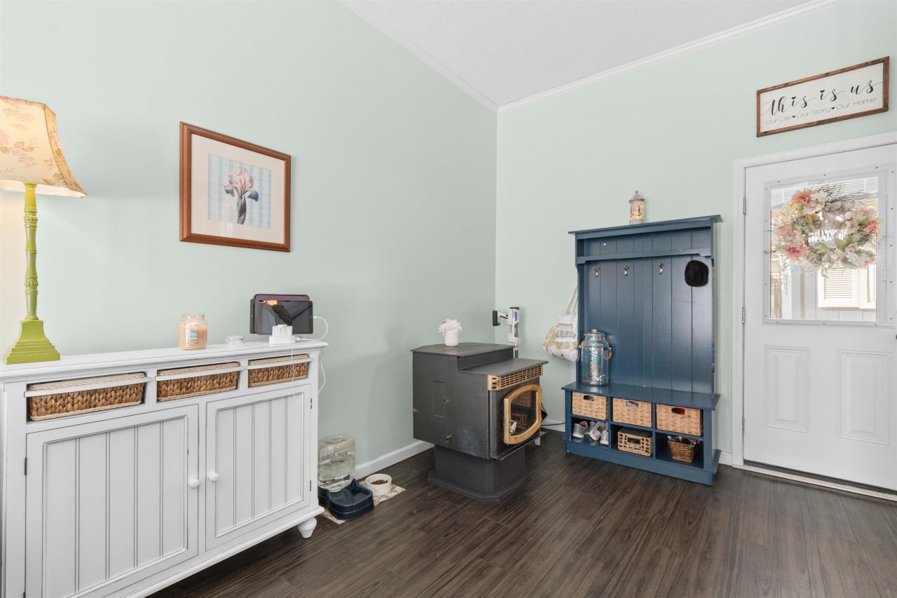 1010 Moss Dr. Photo 16