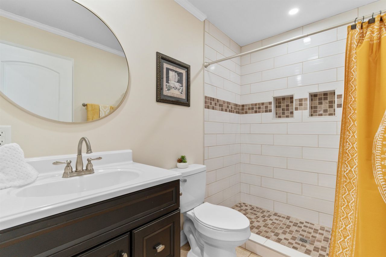 1010 Moss Dr. Photo 19