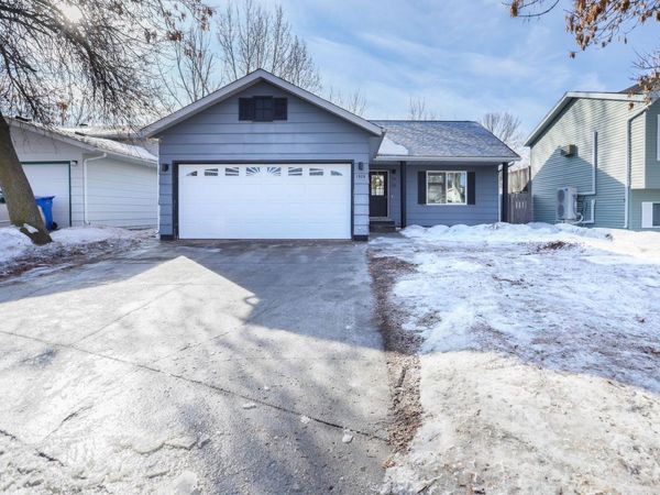 1920 53rd Avenue S, Fargo, ND 58104