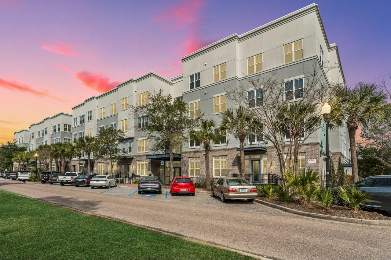 200 River Landing Drive Photo 12