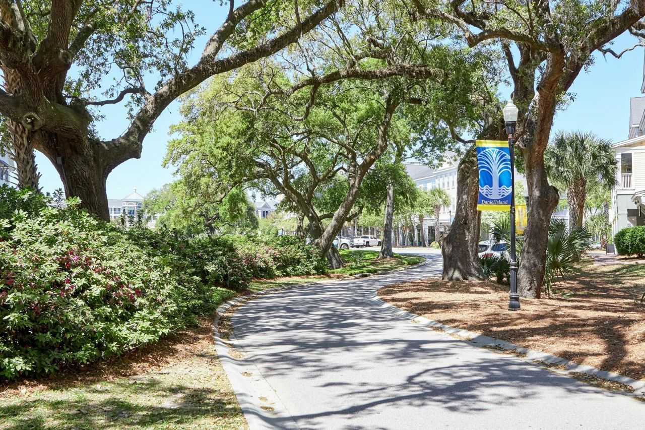 200 River Landing Drive Photo 31