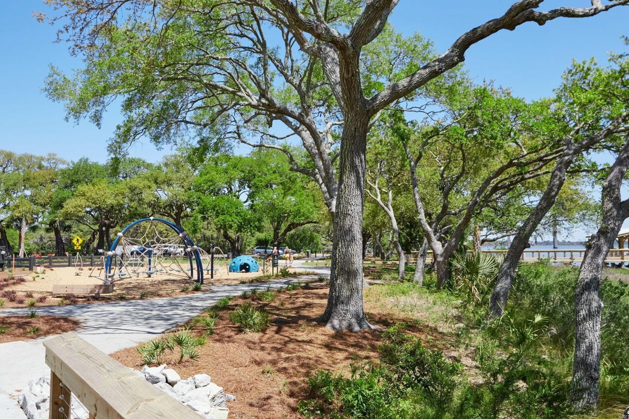 200 River Landing Drive Photo 32