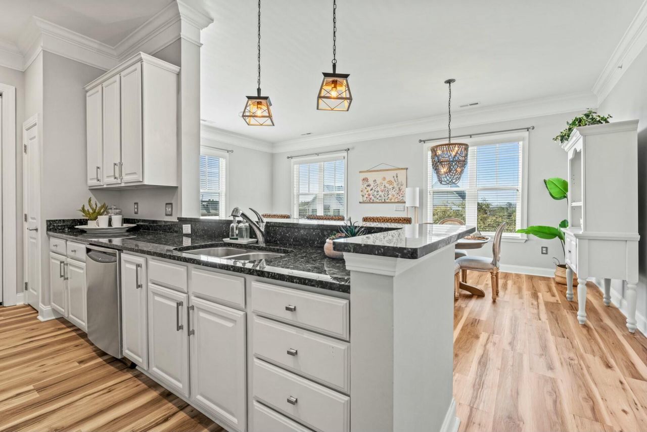 200 River Landing Drive Photo 6