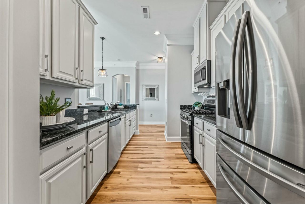 200 River Landing Drive Photo 7